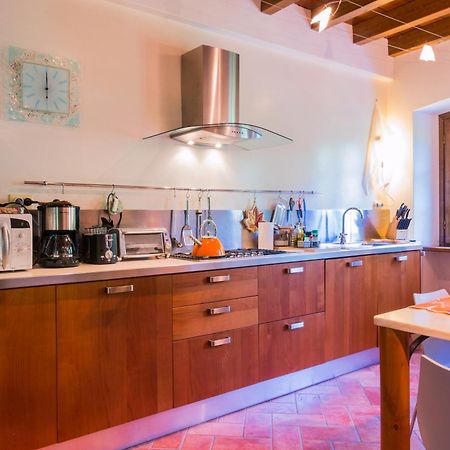 Вилла Casa Marta Pescaglia Экстерьер фото